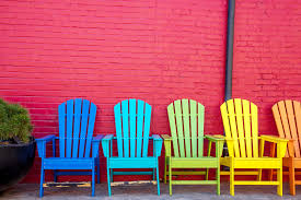 peinture-des-chaise-en-bois